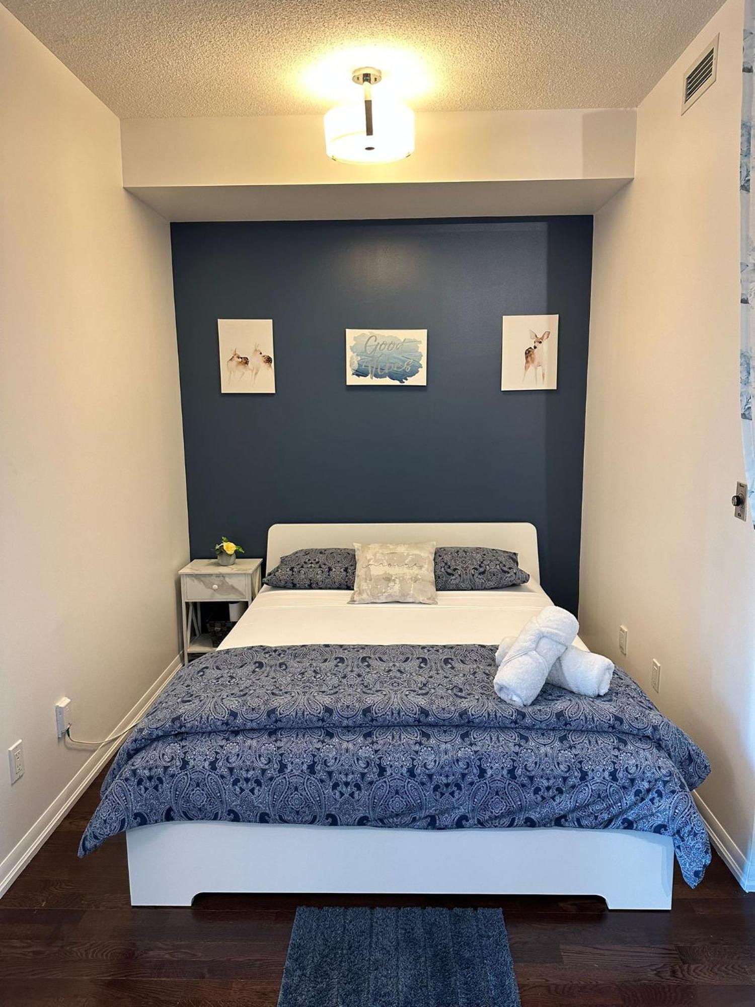 Apartment Lakeview In Downtown With Free Parking. *